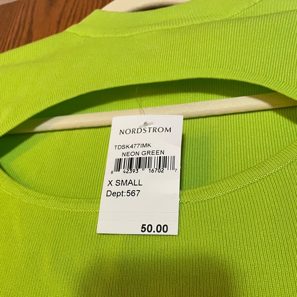 4SI3NNA Neon Green Long Sleeve Bodysuit Cut Out - Picture 6 of 6